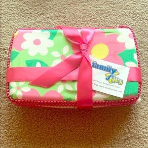 NWT Baby Travel Case f/Wipes w/Matching Burp Cloth